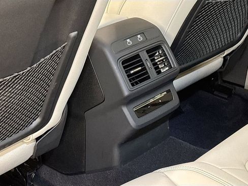 Used 2025 Audi Q5 Premium w/ Convenience Package image 17