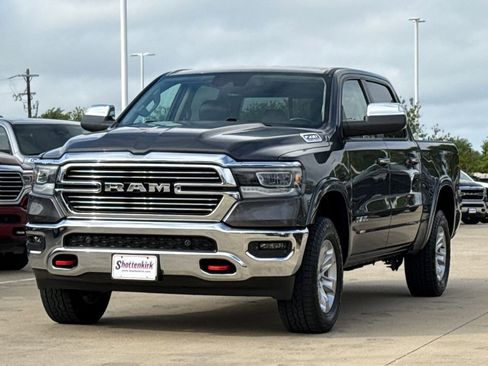 Used 2022 RAM 1500 Laramie AWD/4WD image 3
