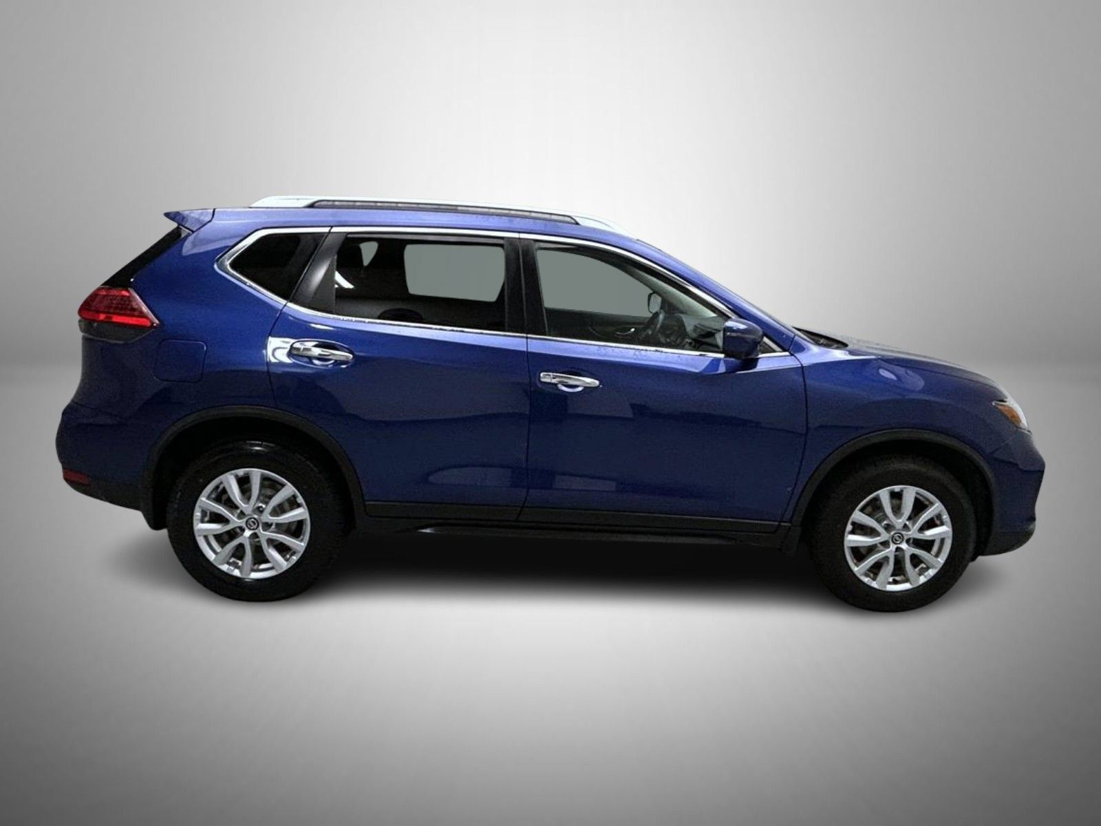 Used 2017 Nissan Rogue SV w/ SV Premium Package AWD/4WD image 4