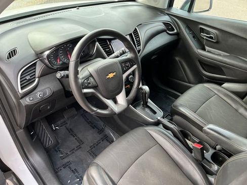 Used 2020 Chevrolet Trax LT w/ Redline Edition image 4