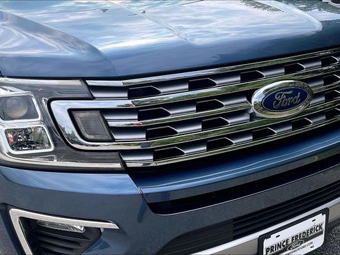 Used 2018 Ford Expedition Max Limited w/ Equipment Group 301A AWD/4WD image 31