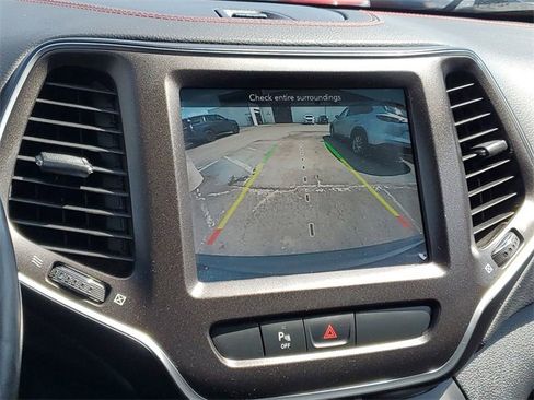 Used 2020 Jeep Cherokee Trailhawk w/ Cold Weather Group image 14