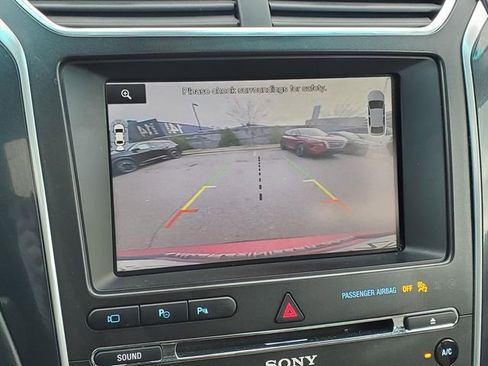 Used 2016 Ford Explorer Platinum AWD/4WD image 32