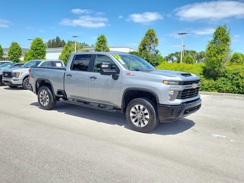 Used 2025 Chevrolet Silverado 2500 Custom w/ Custom Value Package image 34