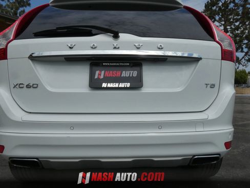 Used 2017 Volvo XC60 T5 Inscription w/ Preferred Option Package FWD image 10
