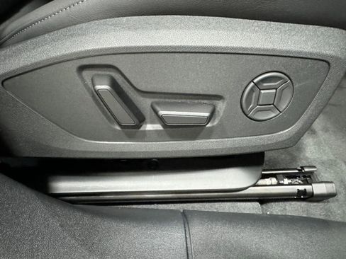 New 2025 Audi A6 e-tron Premium Plus image 19