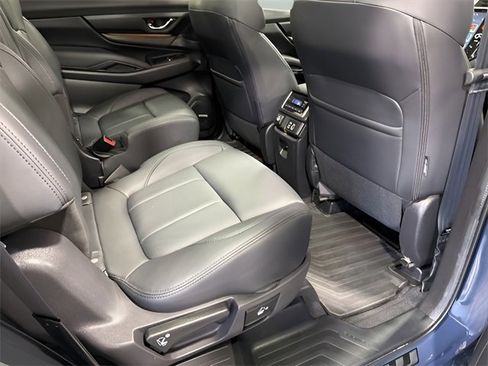Used 2025 Subaru Ascent Bronze Edition w/ Onyx Package image 34