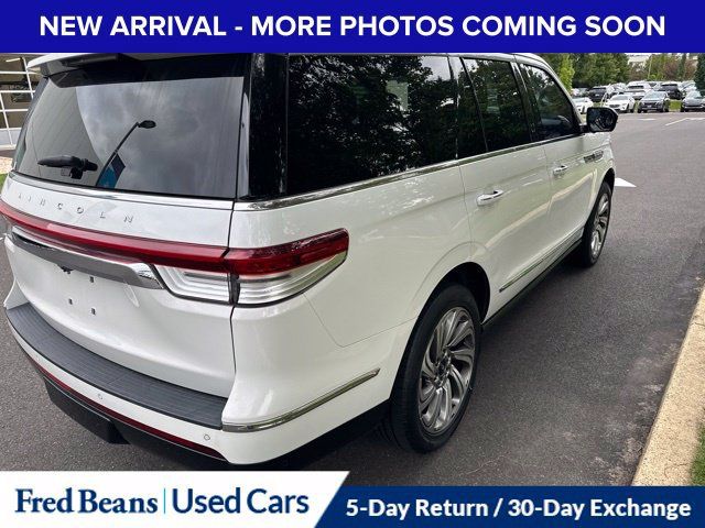 Used 2023 Lincoln Navigator Reserve AWD/4WD image 5
