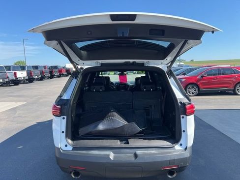 Used 2023 Chevrolet Traverse LT AWD/4WD image 17