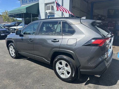 Used 2021 Toyota RAV4 XLE w/ Convenience Package image 6