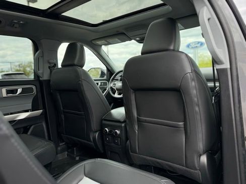 Used 2023 Ford Explorer XLT w/ Equipment Group 202A AWD/4WD image 22