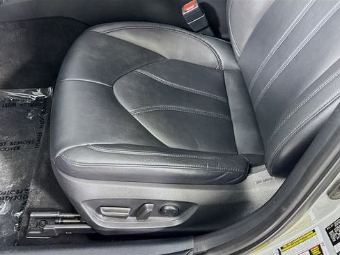 Certified 2021 Toyota Avalon XLE w/ Moonroof Package image 18