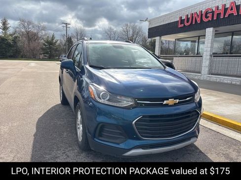 Used 2019 Chevrolet Trax LT w/ LT Convenience Package image 4
