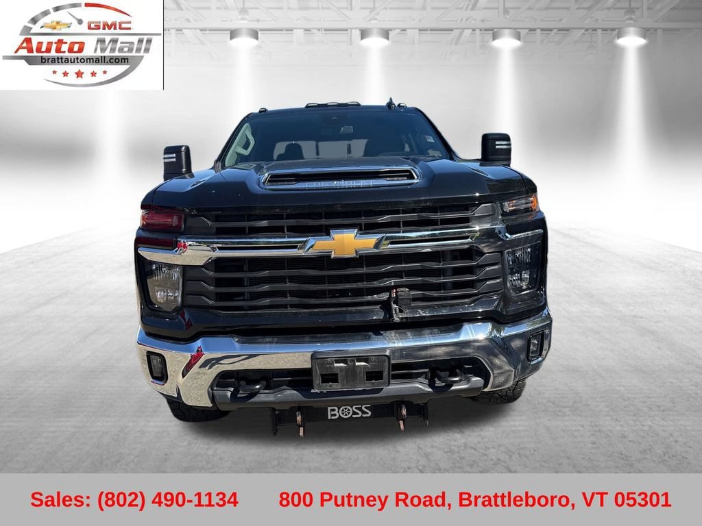 Used 2024 Chevrolet Silverado 2500 LT w/ Convenience Package AWD/4WD image 9