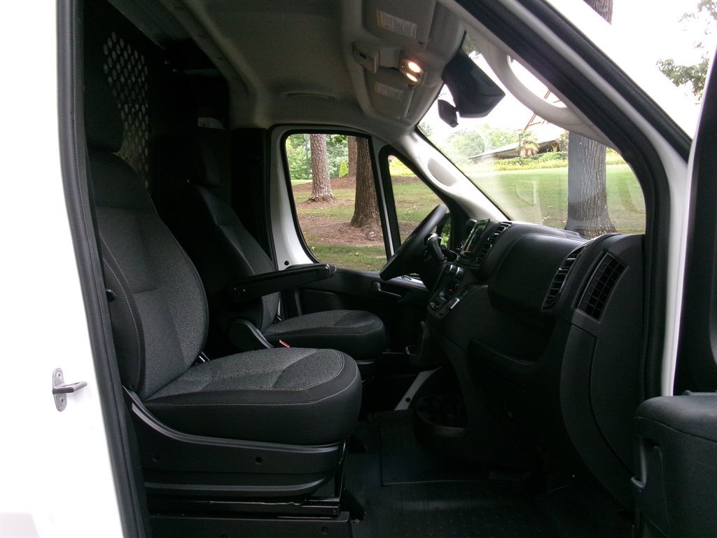 Used 2025 RAM ProMaster 2500 w/ U-Haul Equipment Group FWD image 25
