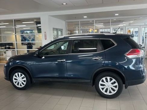 Used 2016 Nissan Rogue S w/ Appearance Package FWD image 18