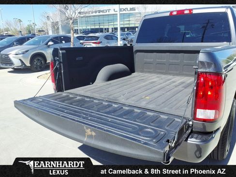Used 2017 RAM 1500 Express image 19