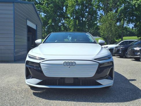 Used 2025 Audi A6 e-tron Premium Plus RWD image 3