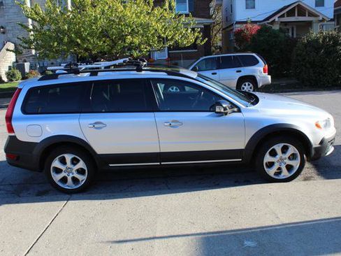 Used 2016 Volvo XC70 T5 Premier w/ Proximity Package image 5