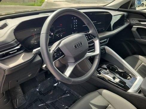 Certified 2025 Audi Q5 Premium w/ Convenience Package AWD/4WD image 17
