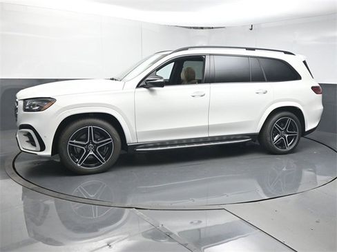 New 2025 Mercedes-Benz GLS 450 4MATIC image 4