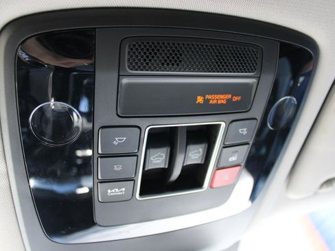 Used 2024 Kia Carnival SX Prestige FWD image 34