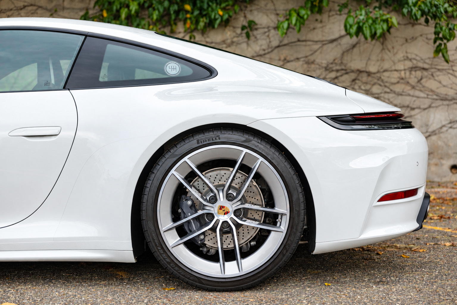 Used 2025 Porsche 911 Carrera RWD image 33