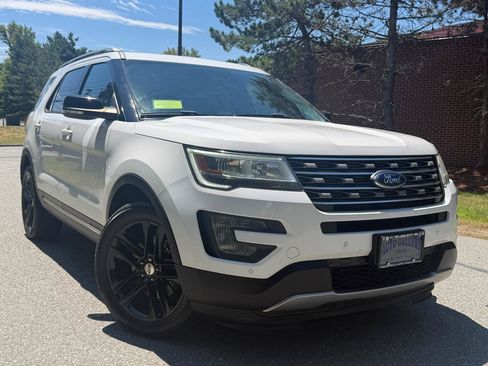 Used 2017 Ford Explorer XLT w/ Equipment Group 202A AWD/4WD image 1