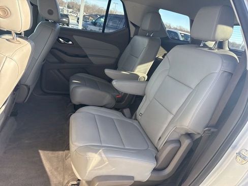 Used 2019 Chevrolet Traverse LT image 12