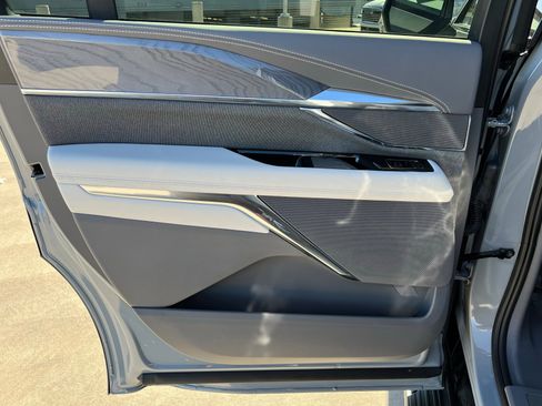 New 2026 Cadillac Escalade IQL Luxury image 19