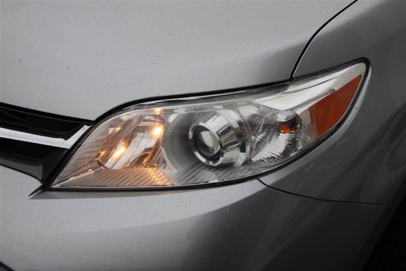 Used 2020 Toyota Sienna XLE w/ XLE Navigation Package AWD/4WD image 31