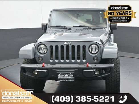 Used 2015 Jeep Wrangler Unlimited Rubicon AWD/4WD image 3