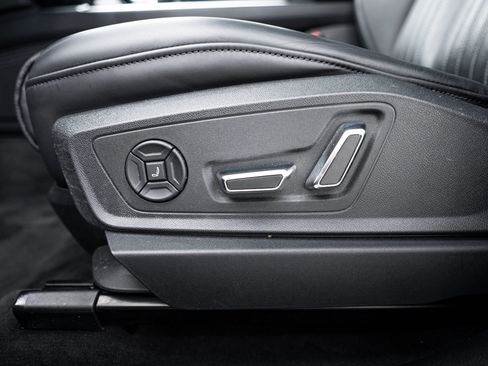 Used 2024 Audi Q8 e-tron Prestige w/ Prestige Package AWD/4WD image 13