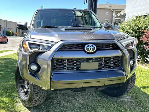 Used 2023 Toyota 4Runner TRD Off-Road Premium w/ Off Road Premium Plus Package AWD/4WD image 4