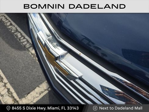 Used 2023 Chevrolet Traverse LT image 11