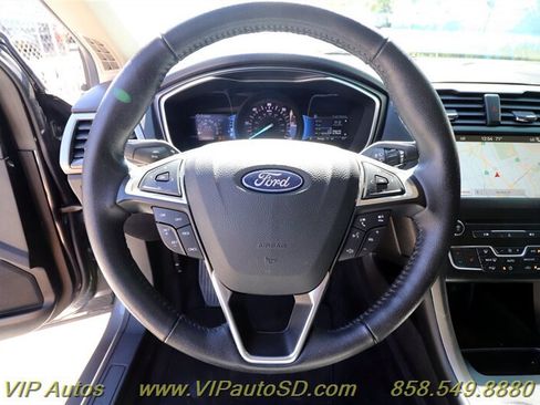 Used 2018 Ford Fusion Energi SE image 16