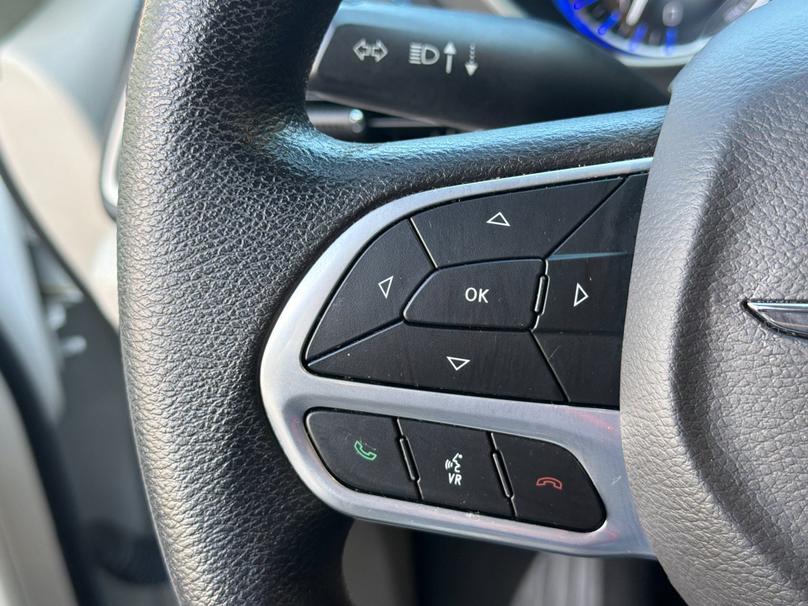 Used 2021 Chrysler Pacifica Touring FWD image 29