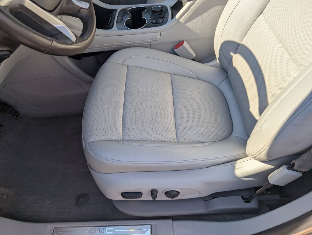 Used 2022 GMC Acadia SLT w/ Technology Package AWD/4WD image 23