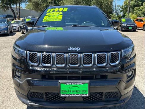 Used 2023 Jeep Compass Latitude AWD/4WD image 2