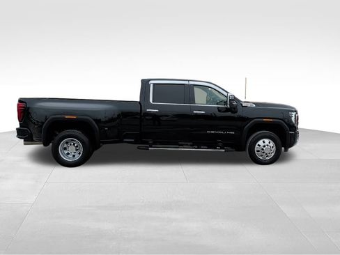 Used 2025 GMC Sierra 3500 Denali w/ Denali Reserve Package image 8