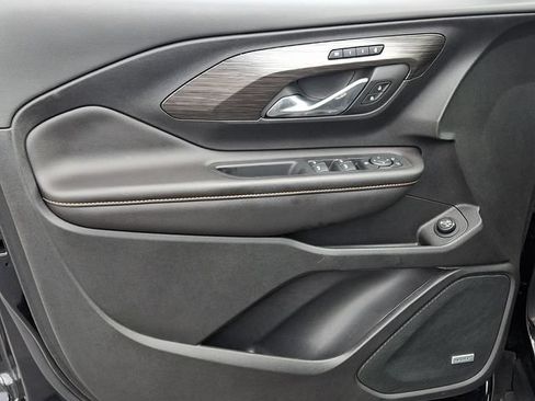 Certified 2020 GMC Terrain SLT w/ Preferred Package FWD image 12
