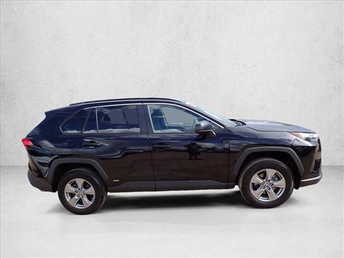 Used 2024 Toyota RAV4 LE AWD/4WD image 4