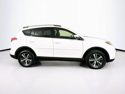 Used 2017 Toyota RAV4 XLE FWD image 10