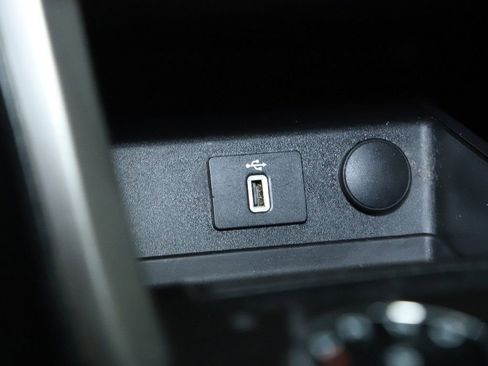 Used 2017 Ford Fusion SE w/ Fusion SE Technology Package image 25