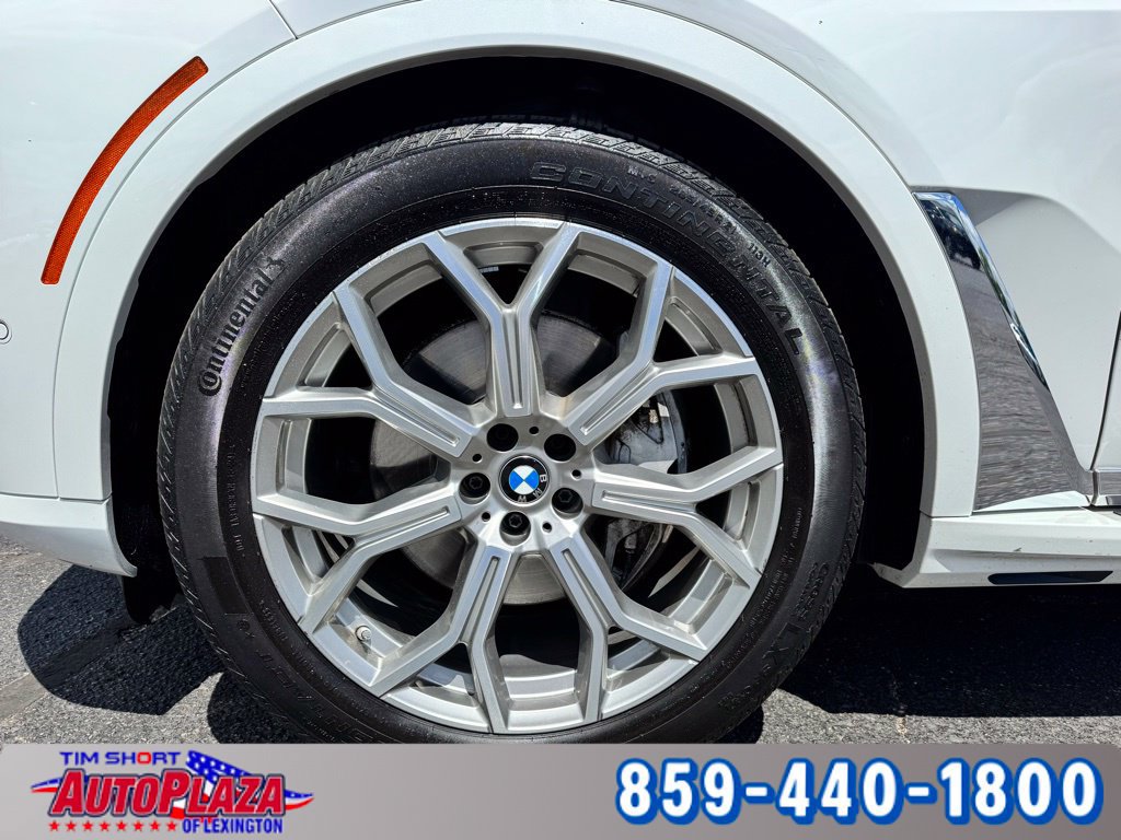 Used 2025 BMW X7 xDrive40i AWD/4WD image 18