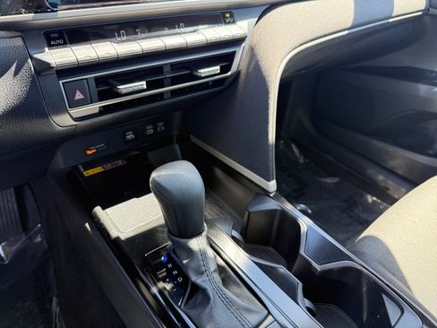 Used 2025 Toyota Camry LE FWD image 13