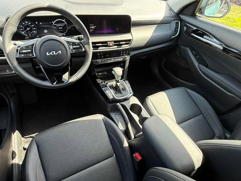 New 2026 Kia Seltos EX image 2