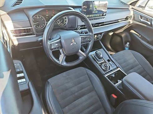 Used 2024 Mitsubishi Outlander SE FWD image 10