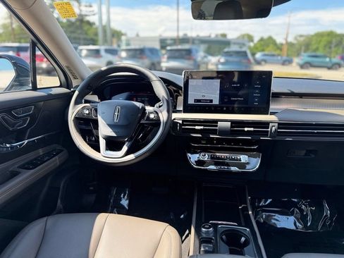 Used 2024 Lincoln Corsair AWD w/ Equipment Group 101A image 13