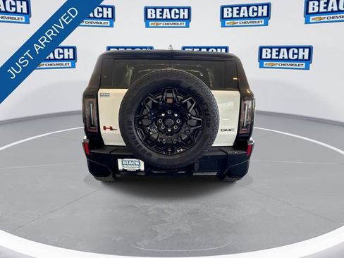 Used 2025 GMC Hummer EV 2X w/ LPO, Sport Package image 7